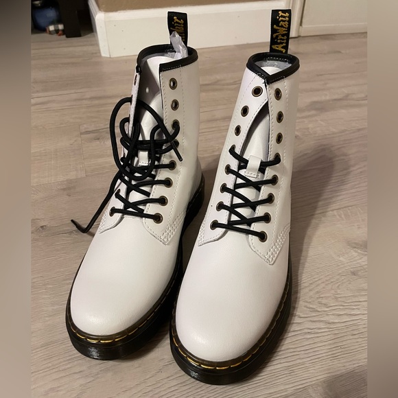 Dr Martens Zavala 8 Eyelet Combat Lace up Leather Boots Size 8 - Picture 5 of 8